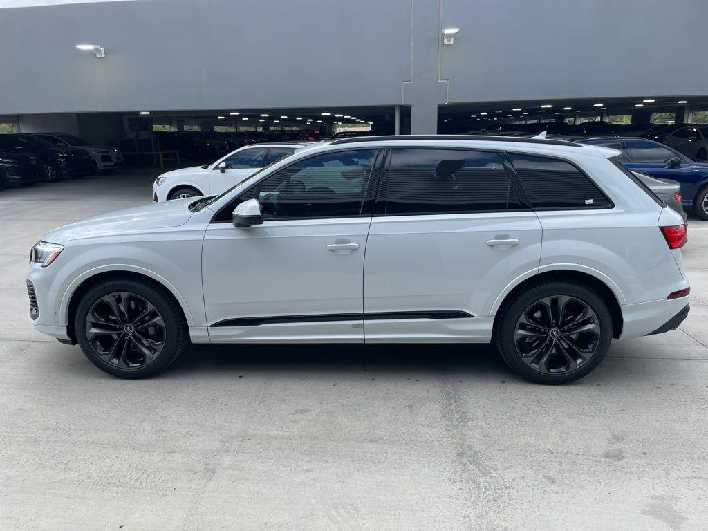 new 2025 Audi Q7 car, priced at $72,346