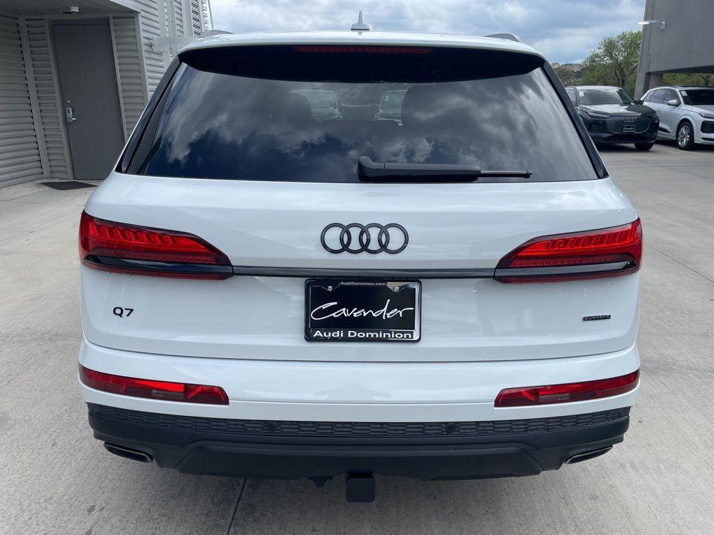 new 2025 Audi Q7 car, priced at $72,346