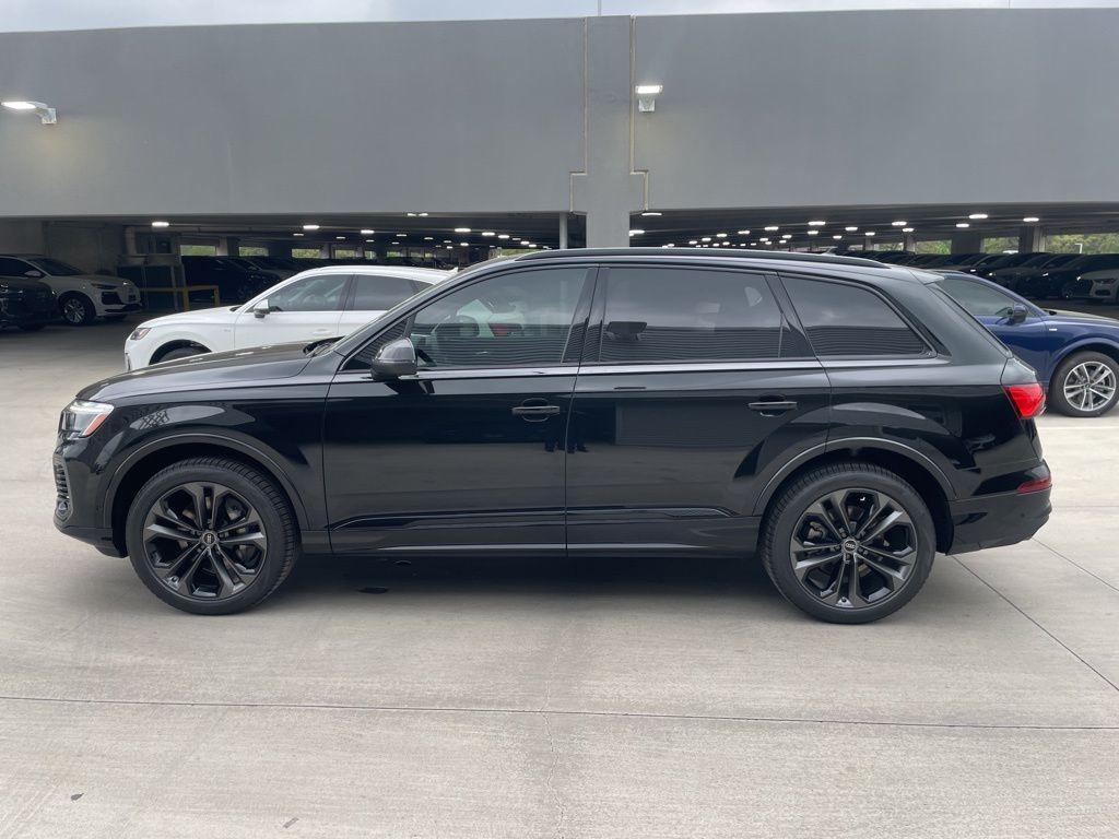 new 2025 Audi Q7 car, priced at $66,769