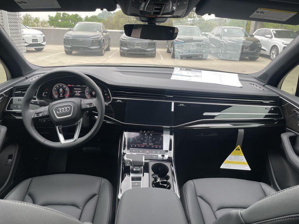 new 2025 Audi Q7 car, priced at $66,769