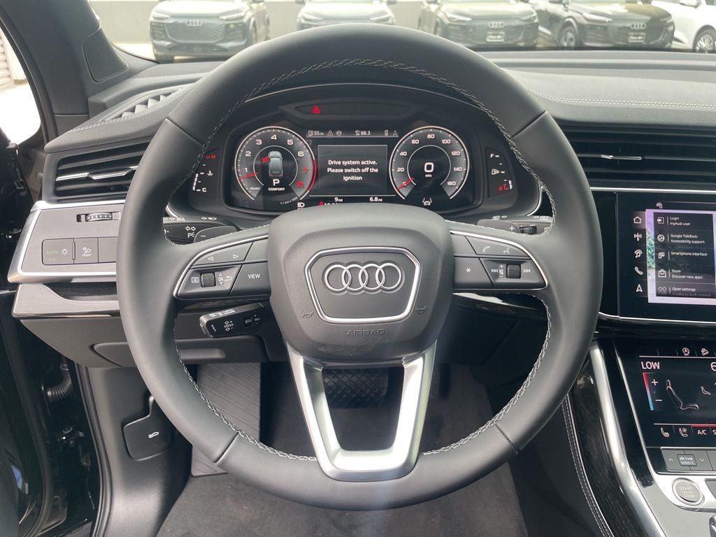 new 2025 Audi Q7 car, priced at $66,769