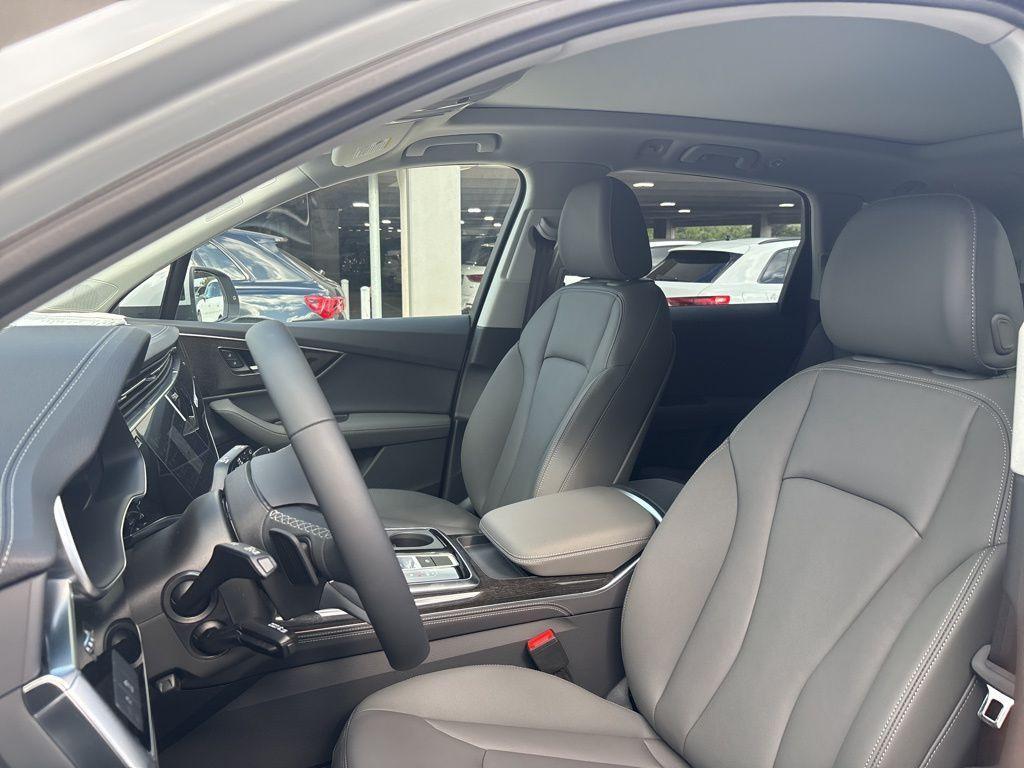 new 2025 Audi Q7 car, priced at $63,537