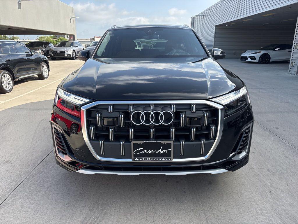 new 2025 Audi Q7 car, priced at $69,929
