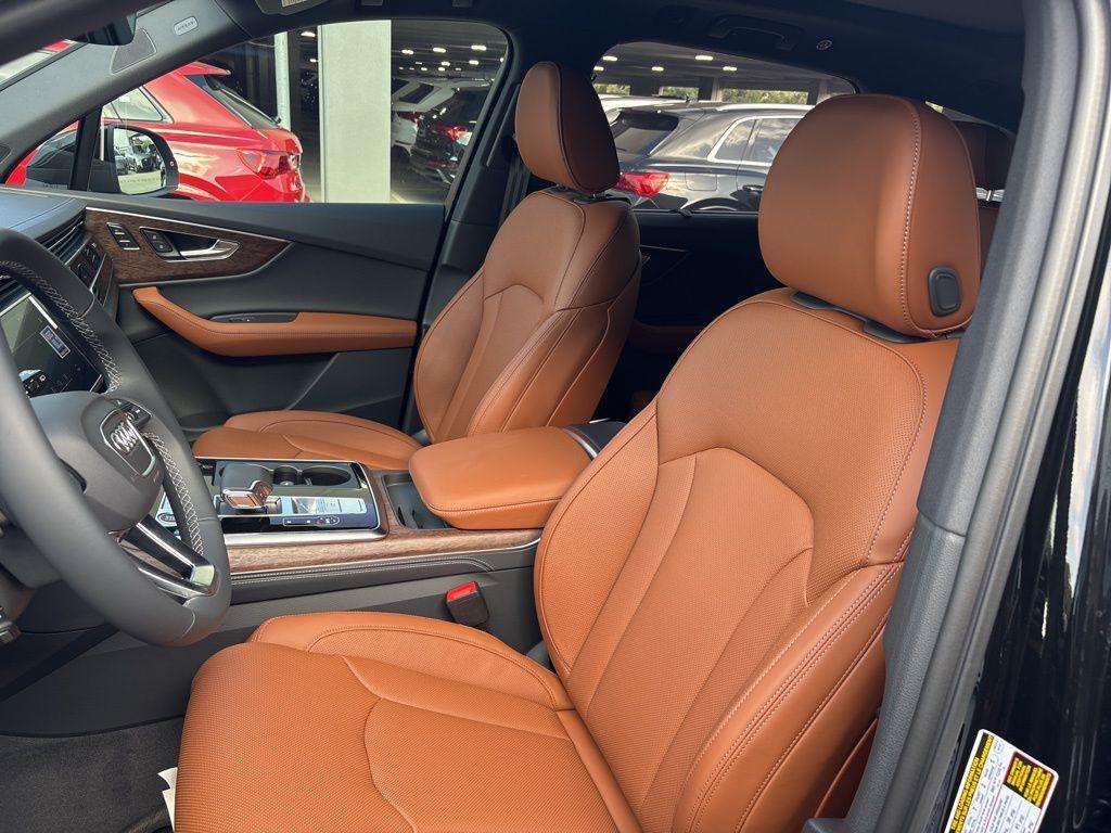new 2025 Audi Q7 car, priced at $69,929
