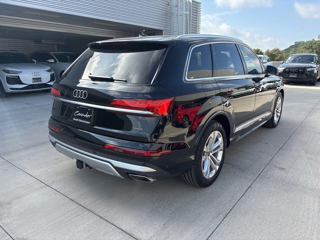 new 2025 Audi Q7 car, priced at $69,929