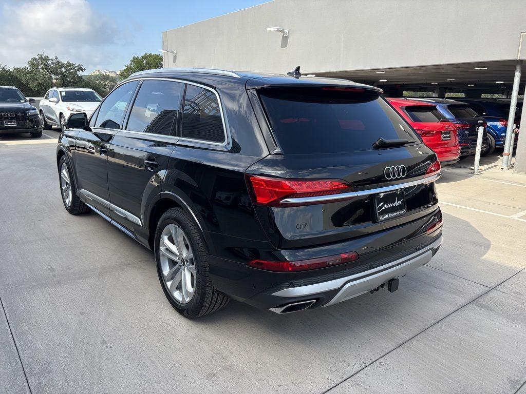 new 2025 Audi Q7 car, priced at $69,929
