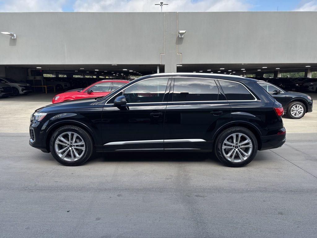 new 2025 Audi Q7 car, priced at $69,929