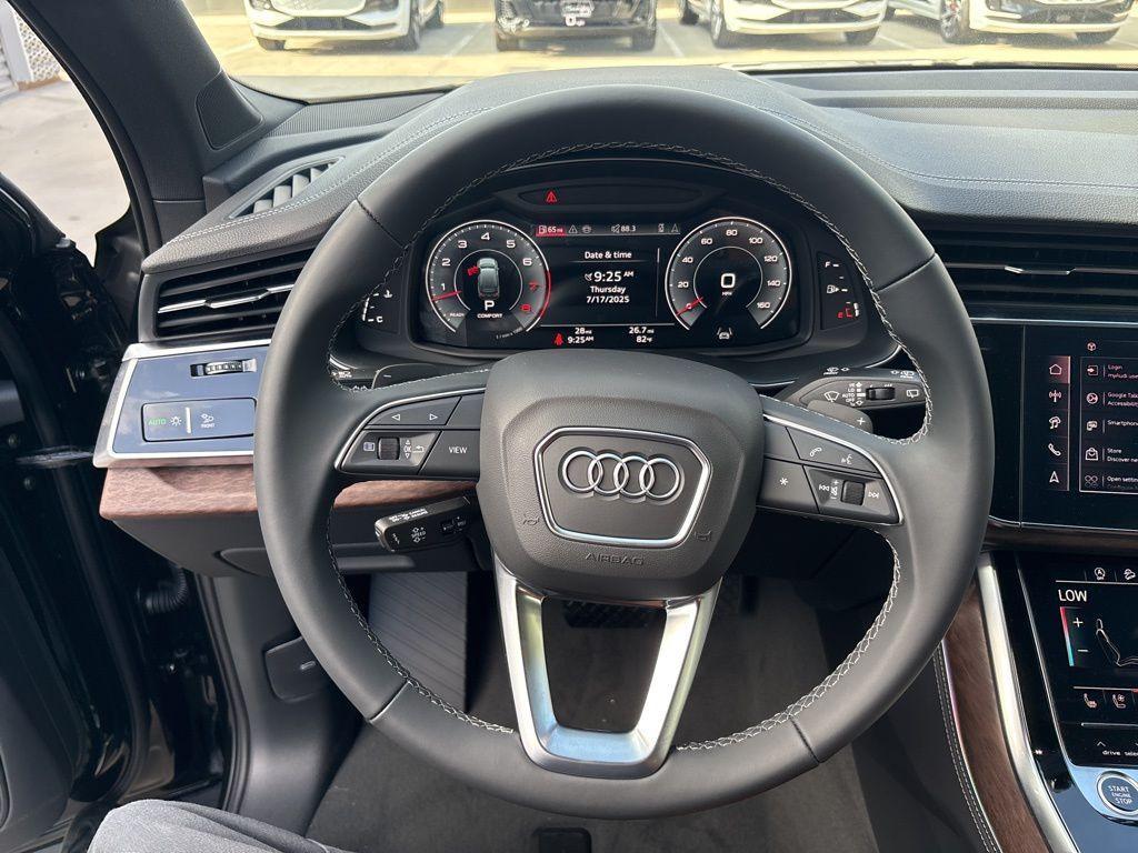 new 2025 Audi Q7 car, priced at $69,929