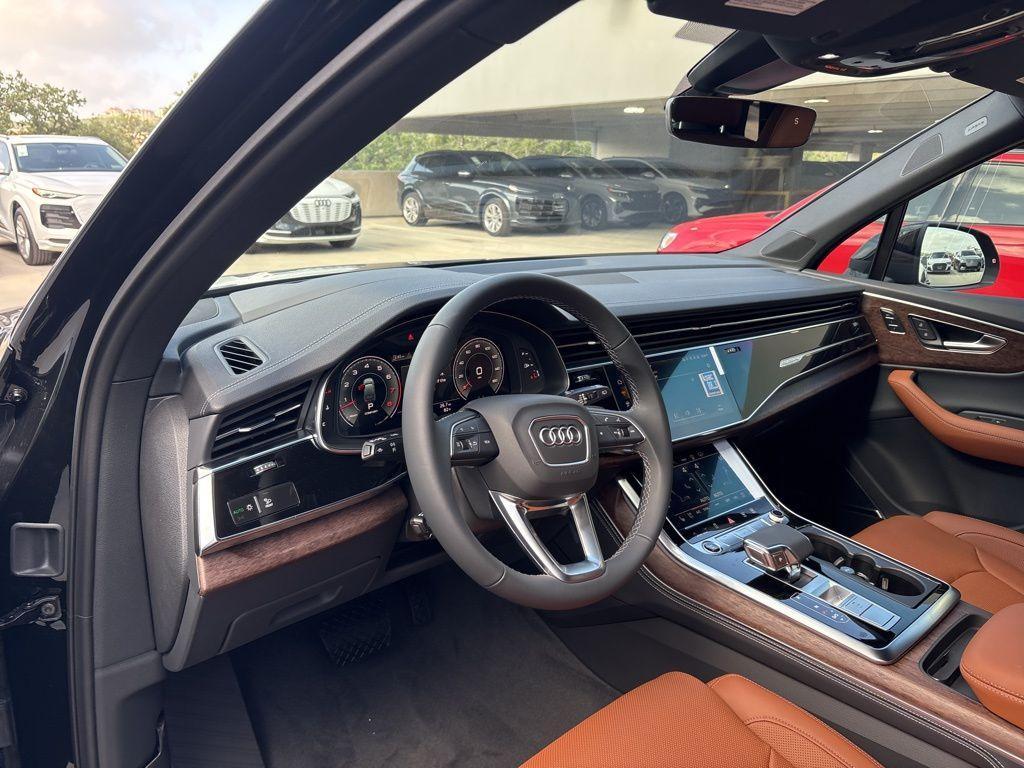 new 2025 Audi Q7 car, priced at $69,929