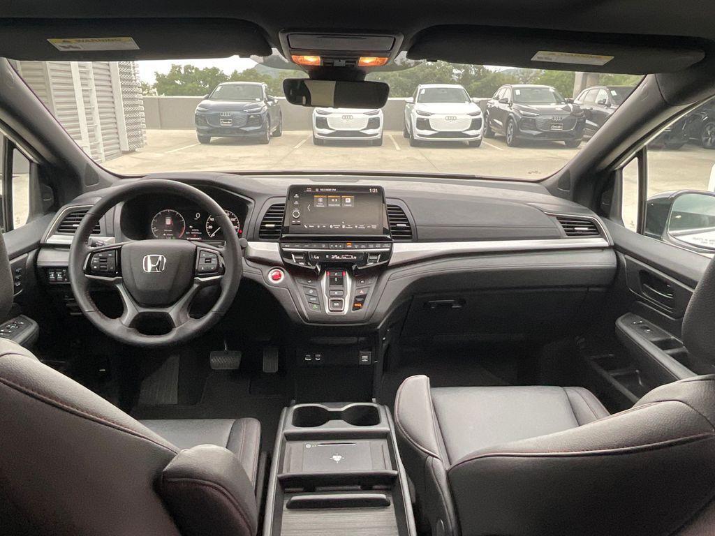 used 2025 Honda Odyssey car, priced at $41,892
