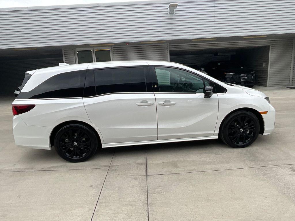 used 2025 Honda Odyssey car, priced at $41,892