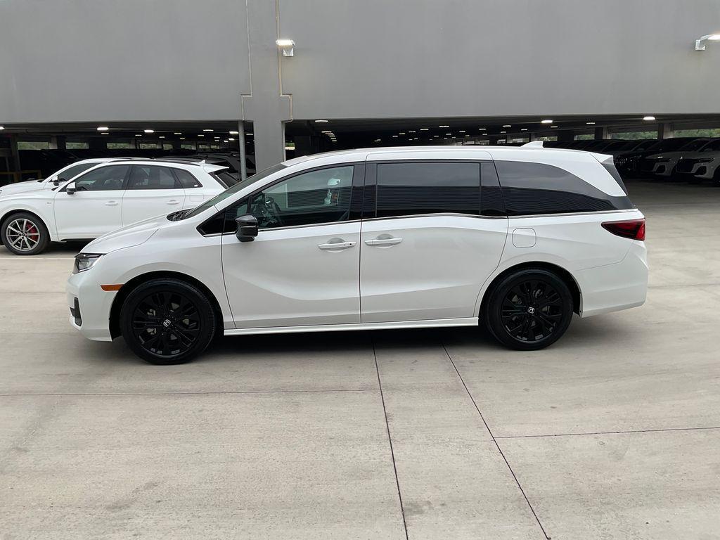 used 2025 Honda Odyssey car, priced at $41,892
