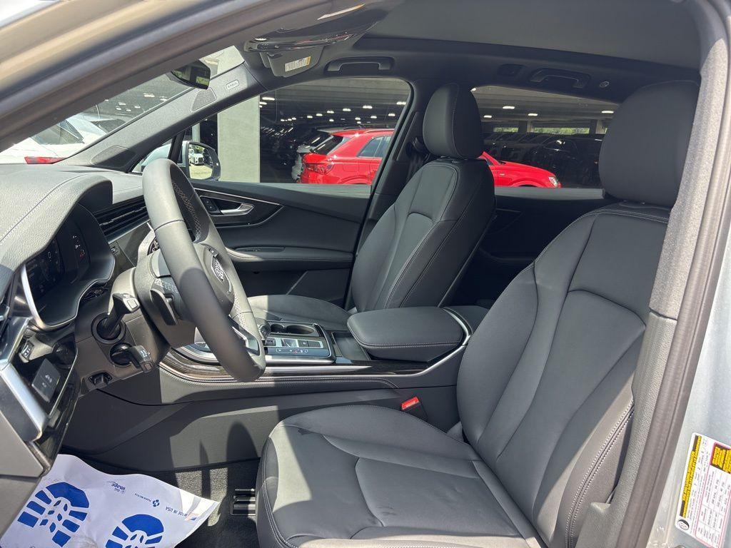 new 2025 Audi Q7 car, priced at $65,891