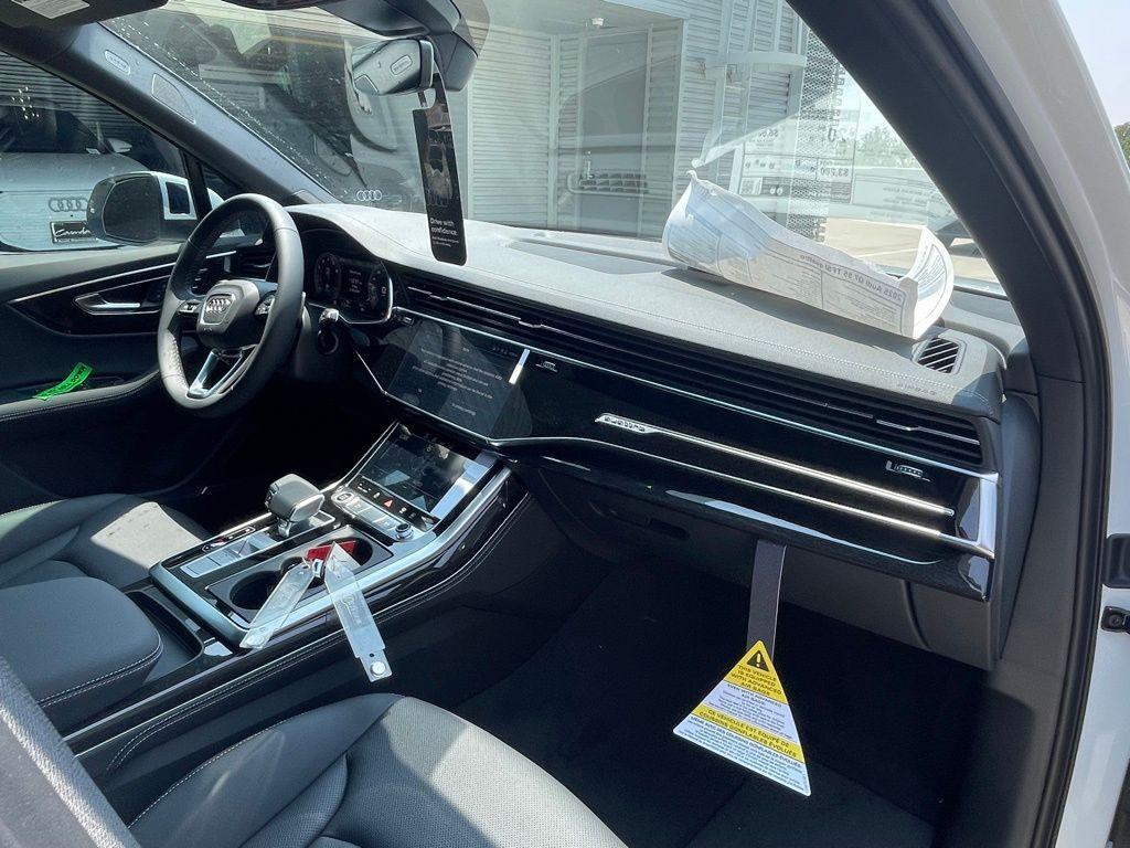 new 2025 Audi Q7 car, priced at $66,490