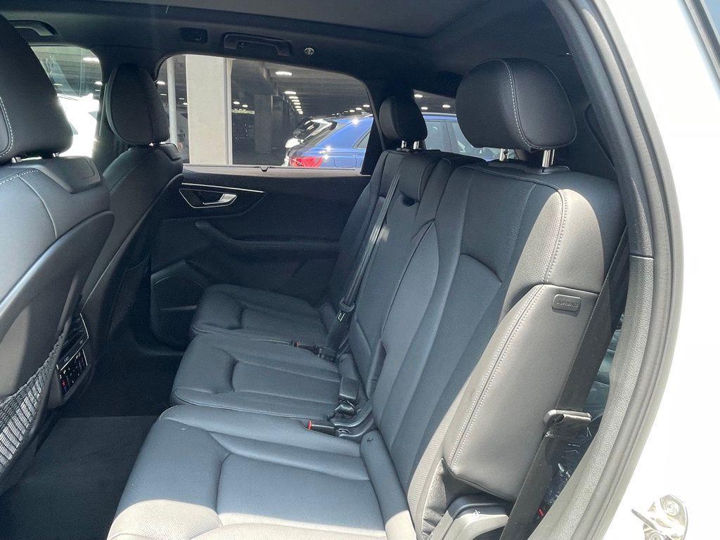new 2025 Audi Q7 car, priced at $66,490