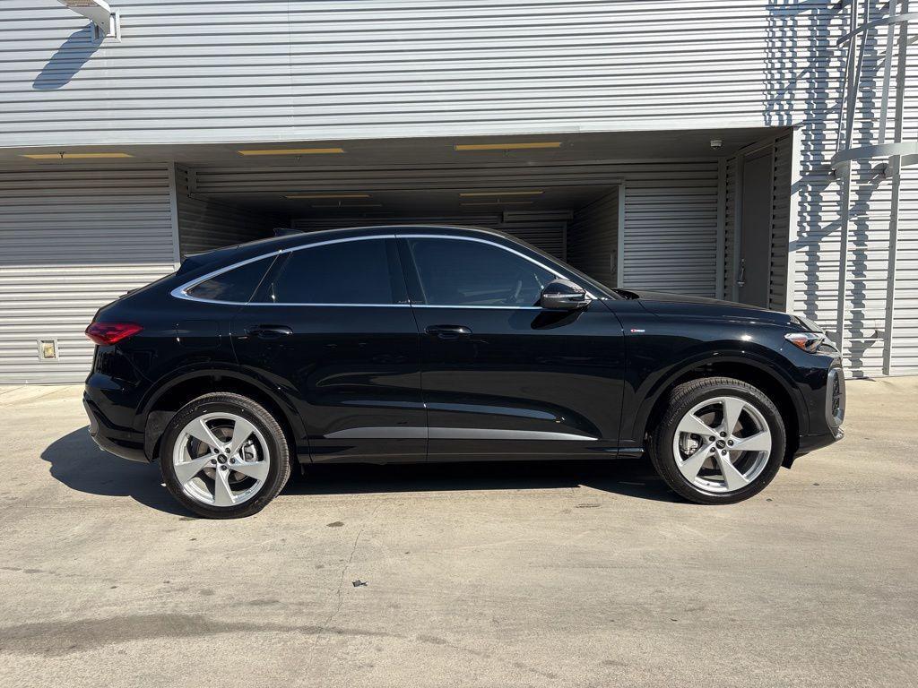 new 2025 Audi Q5 car, priced at $61,490
