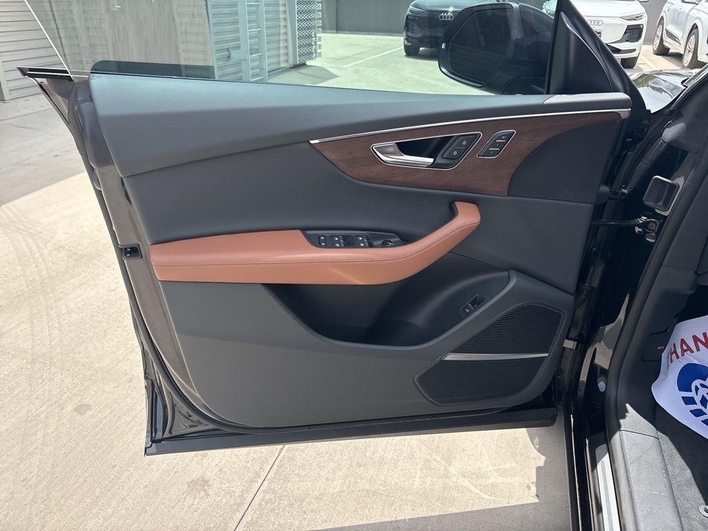 new 2025 Audi Q8 car, priced at $74,286