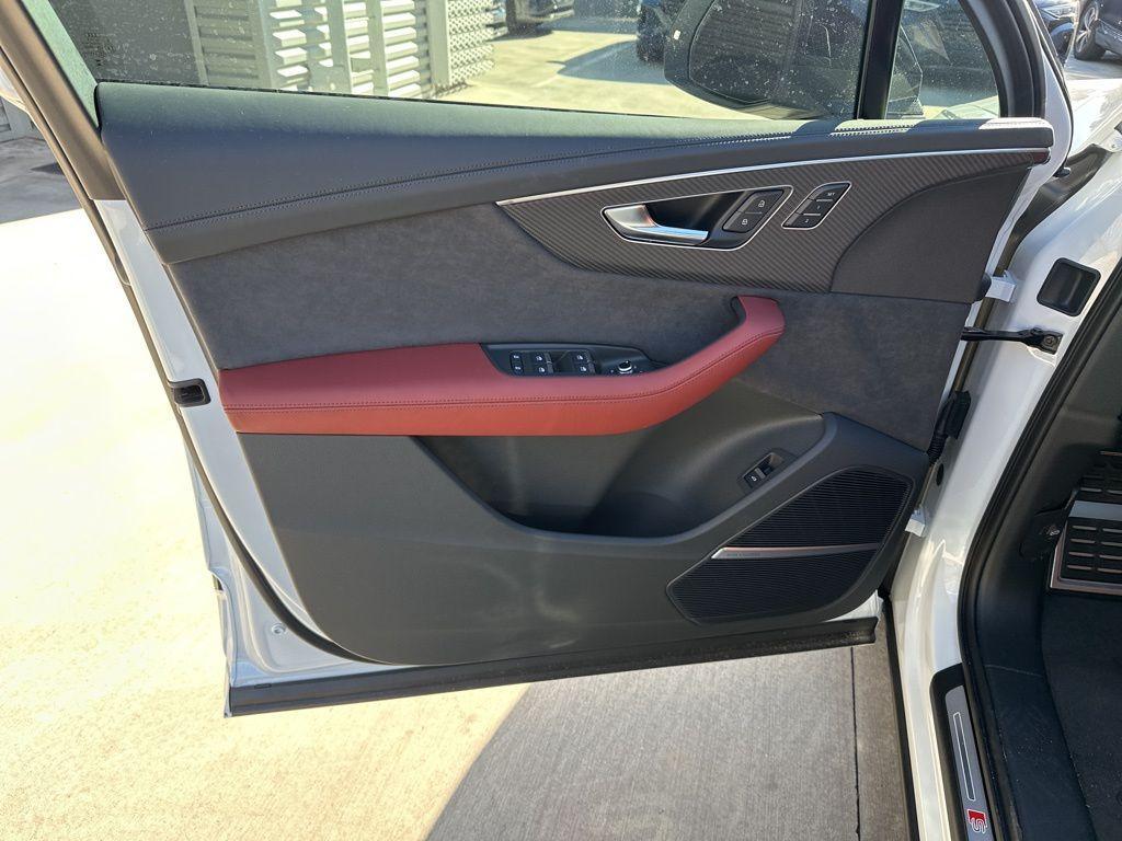 new 2025 Audi SQ7 car, priced at $105,578