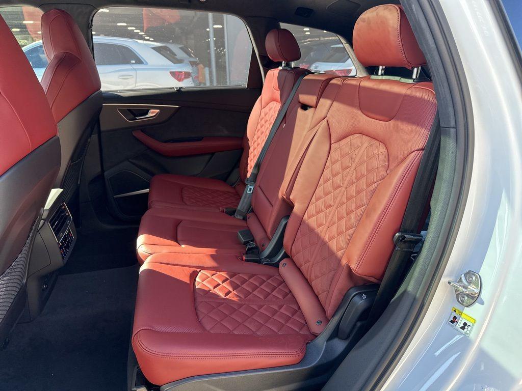 new 2025 Audi SQ7 car, priced at $105,578
