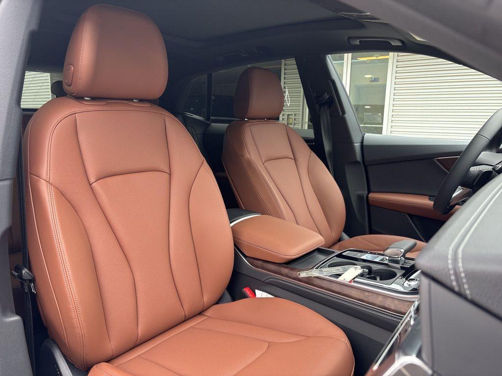 new 2025 Audi Q8 car, priced at $77,389