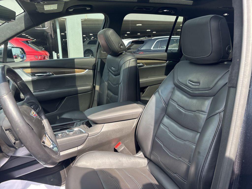 used 2020 Cadillac XT6 car, priced at $30,991