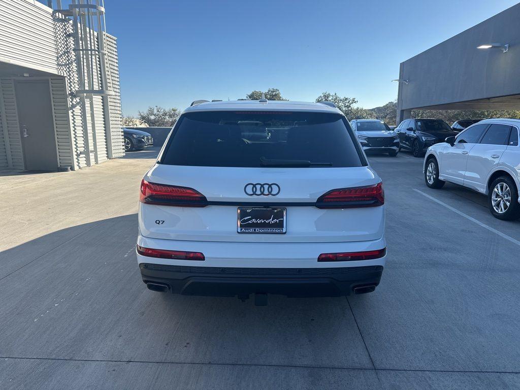 new 2025 Audi Q7 car, priced at $72,481