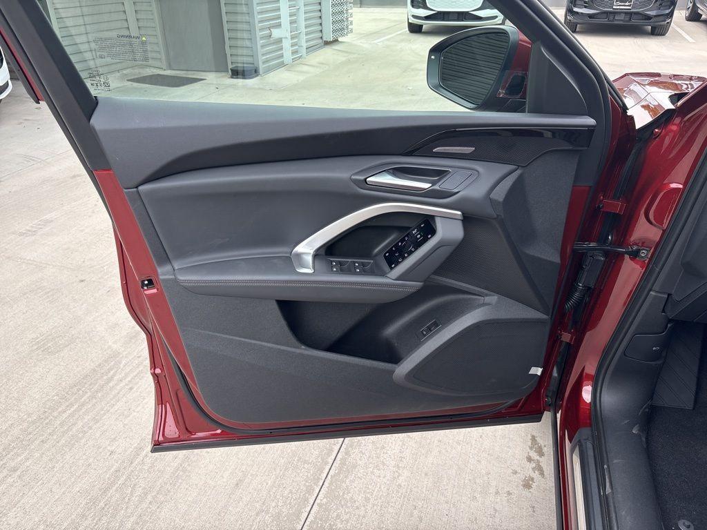 new 2025 Audi Q5 car, priced at $61,300