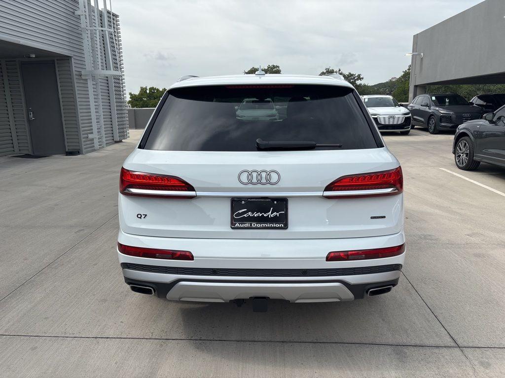 new 2025 Audi Q7 car, priced at $65,029