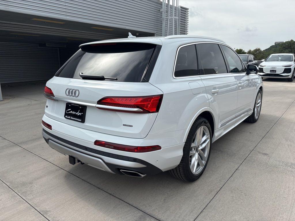 new 2025 Audi Q7 car, priced at $65,029