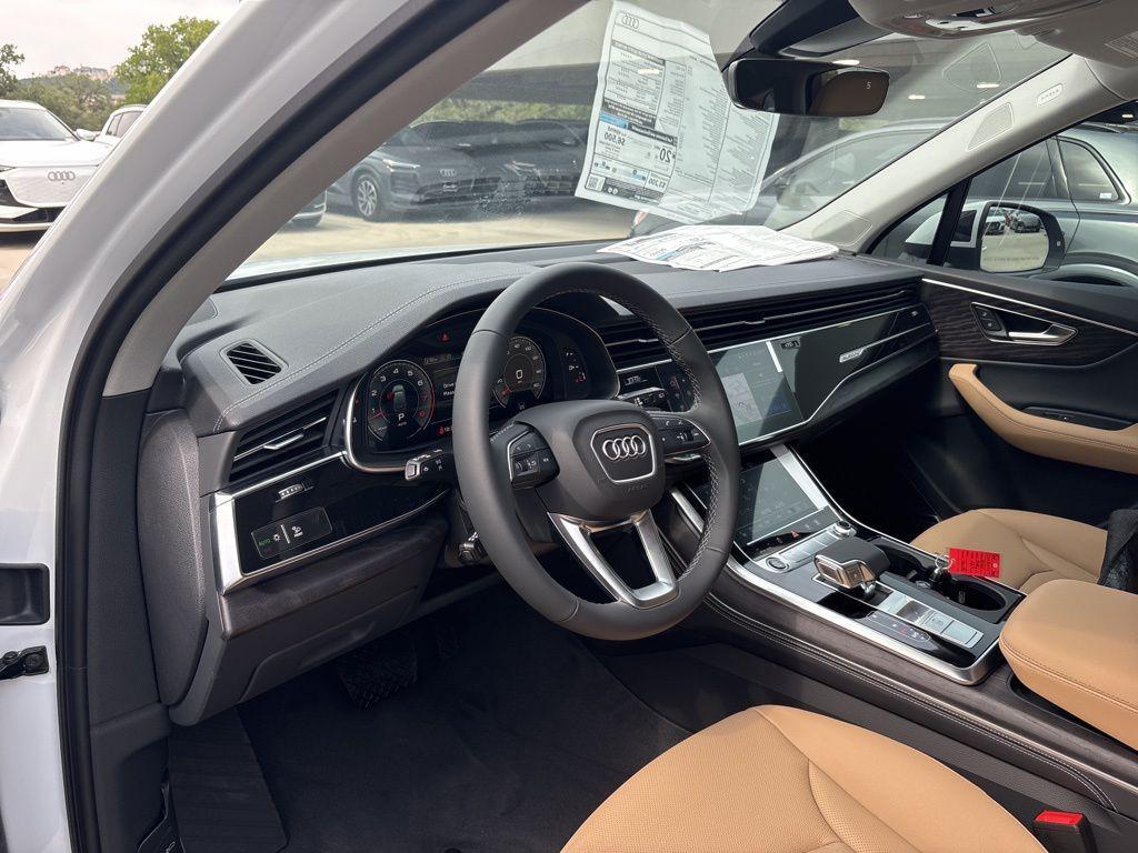 new 2025 Audi Q7 car, priced at $65,029
