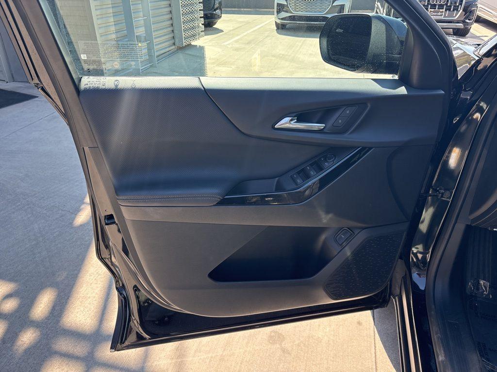 used 2025 Chevrolet Equinox car, priced at $27,991