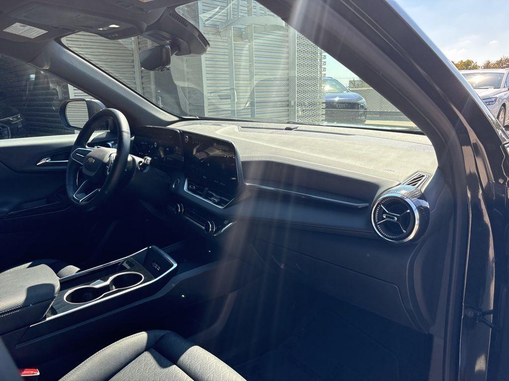 used 2025 Chevrolet Equinox car, priced at $27,991