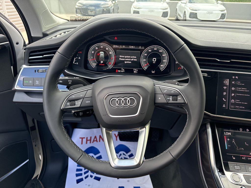 new 2025 Audi Q7 car, priced at $62,860
