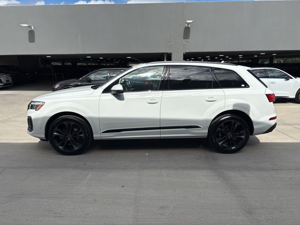 new 2025 Audi Q7 car, priced at $62,860
