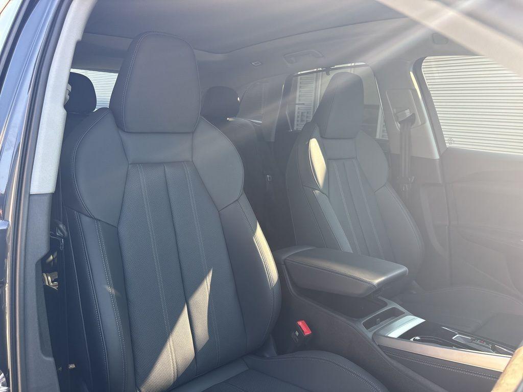 new 2025 Audi Q5 car, priced at $61,390