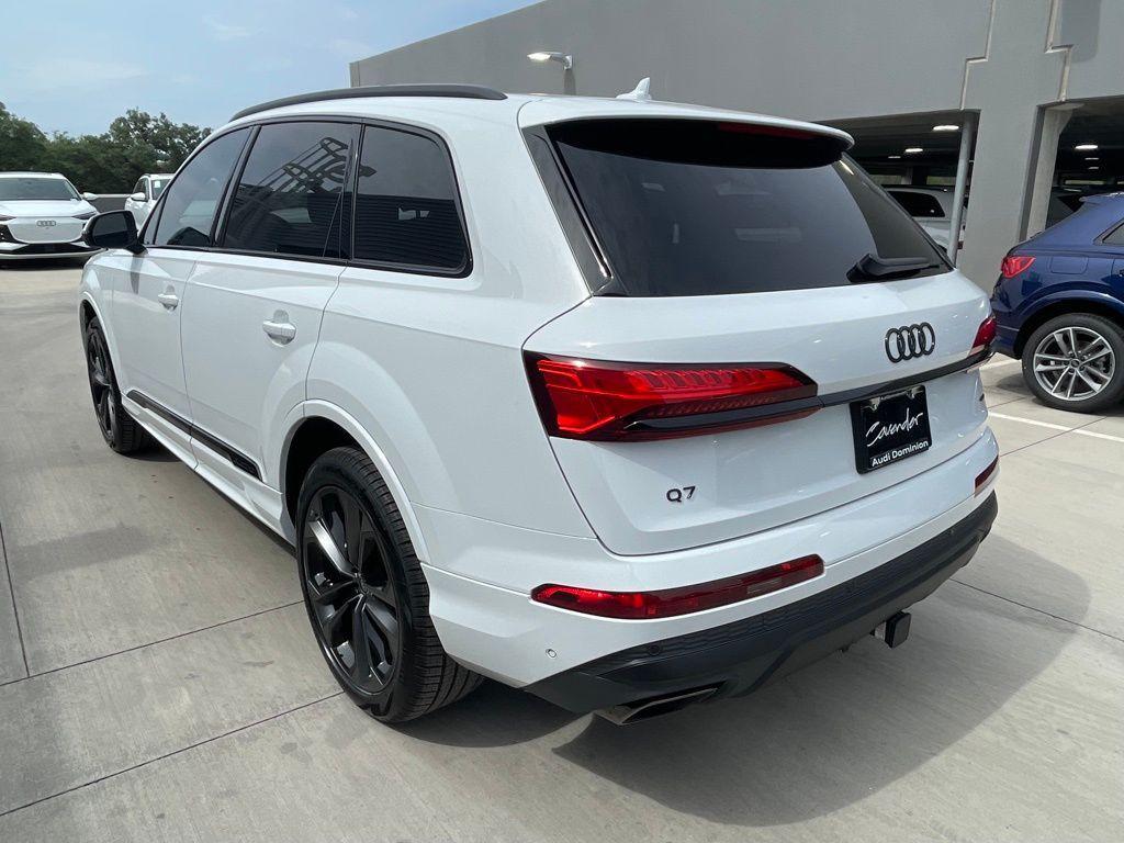 new 2025 Audi Q7 car, priced at $66,769