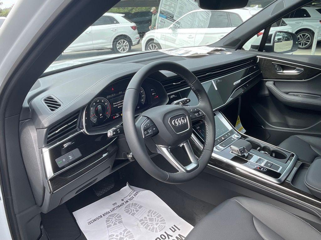 new 2025 Audi Q7 car, priced at $66,769