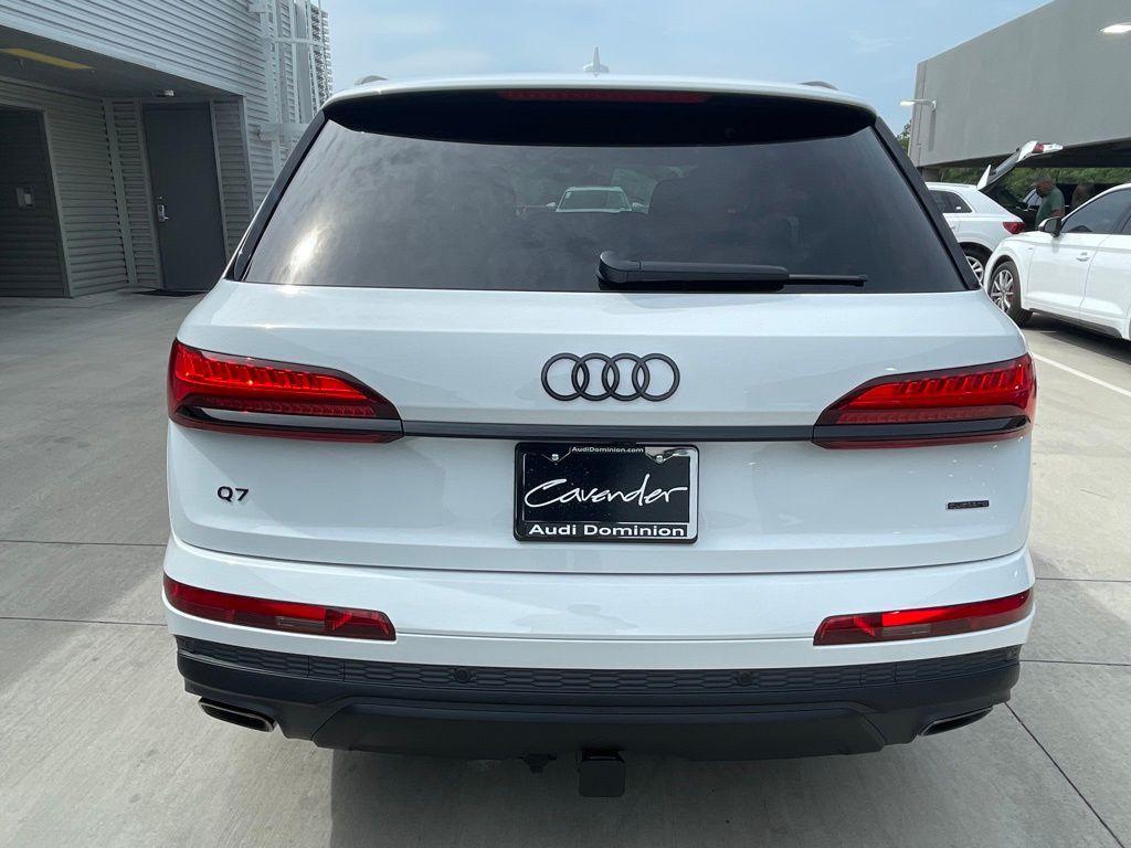 new 2025 Audi Q7 car, priced at $66,769