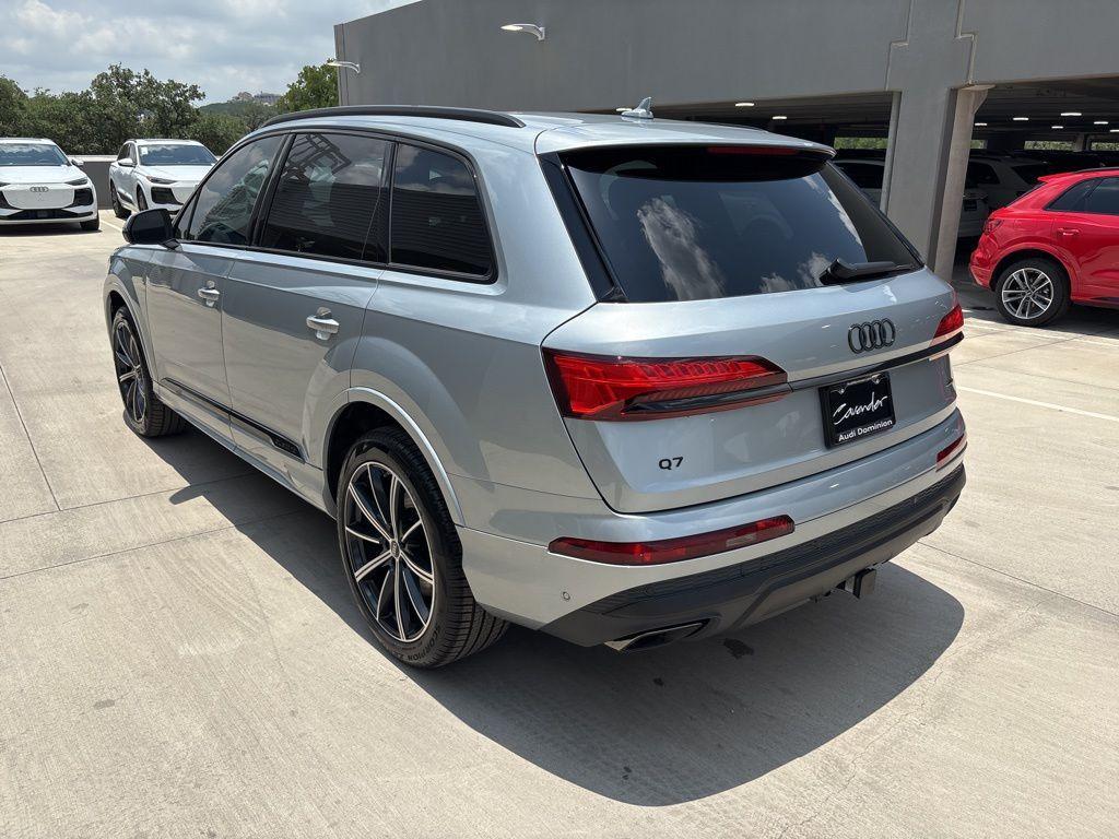 new 2025 Audi Q7 car, priced at $62,070