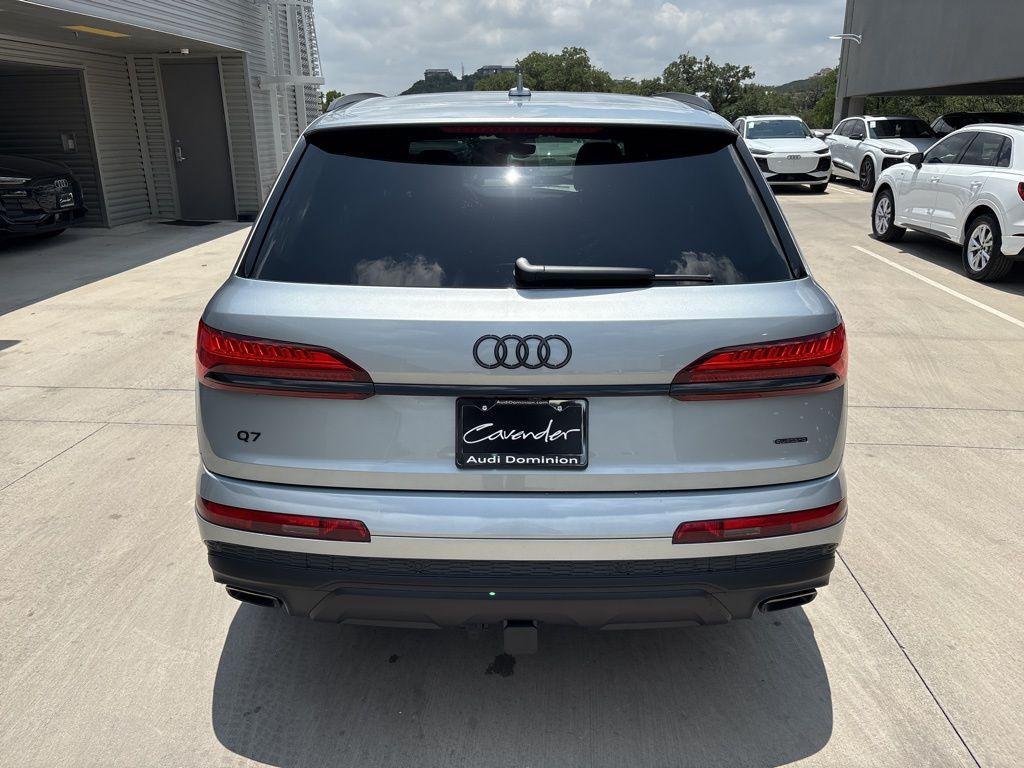 new 2025 Audi Q7 car, priced at $62,070
