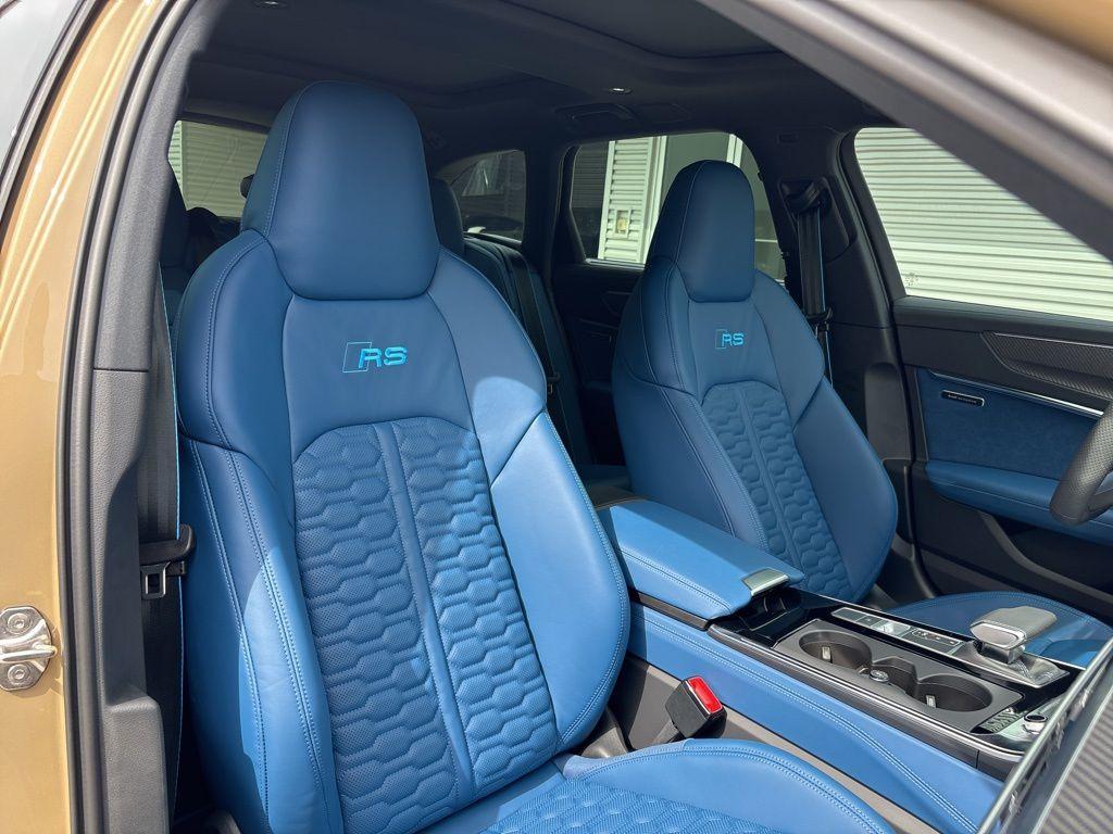 new 2025 Audi RS 6 Avant car, priced at $174,095