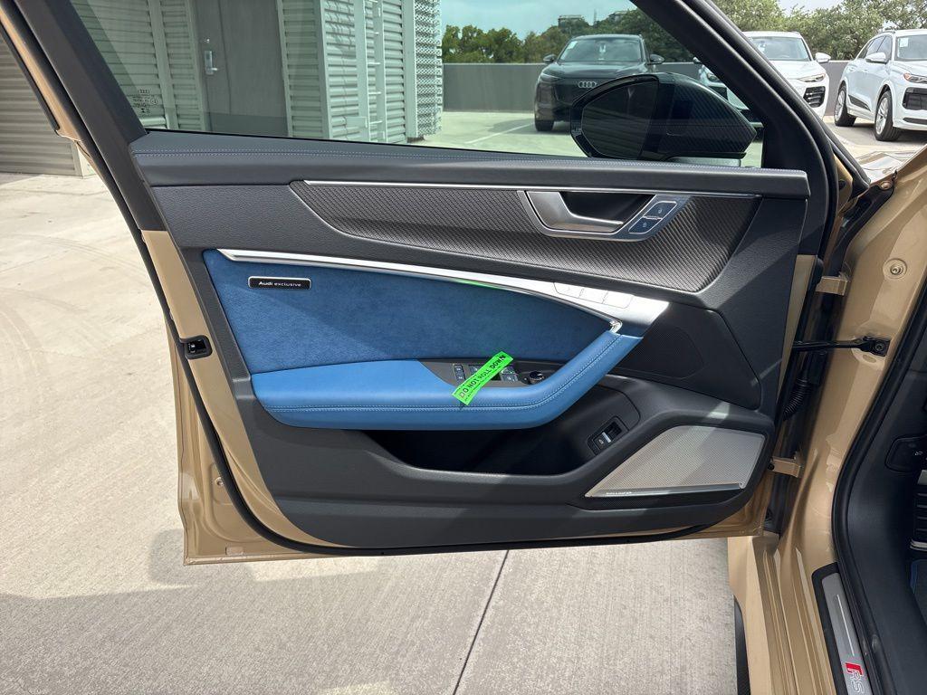 new 2025 Audi RS 6 Avant car, priced at $174,095