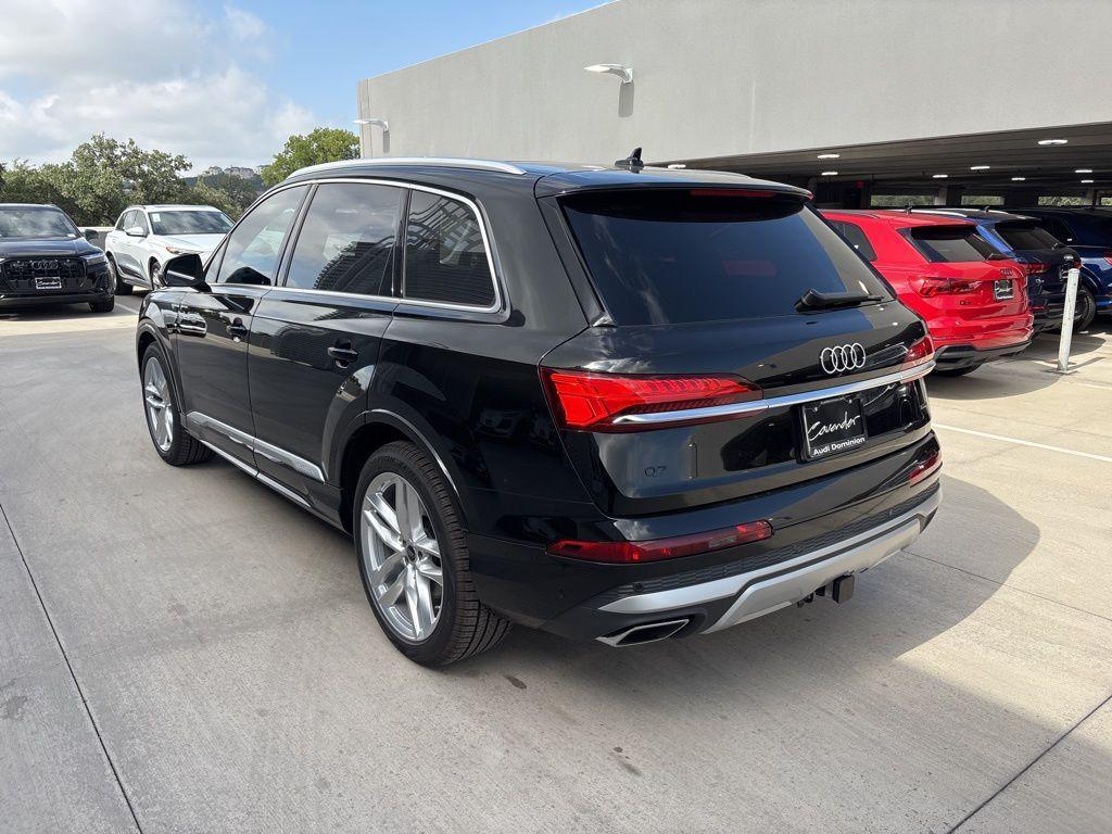 new 2025 Audi Q7 car, priced at $64,910