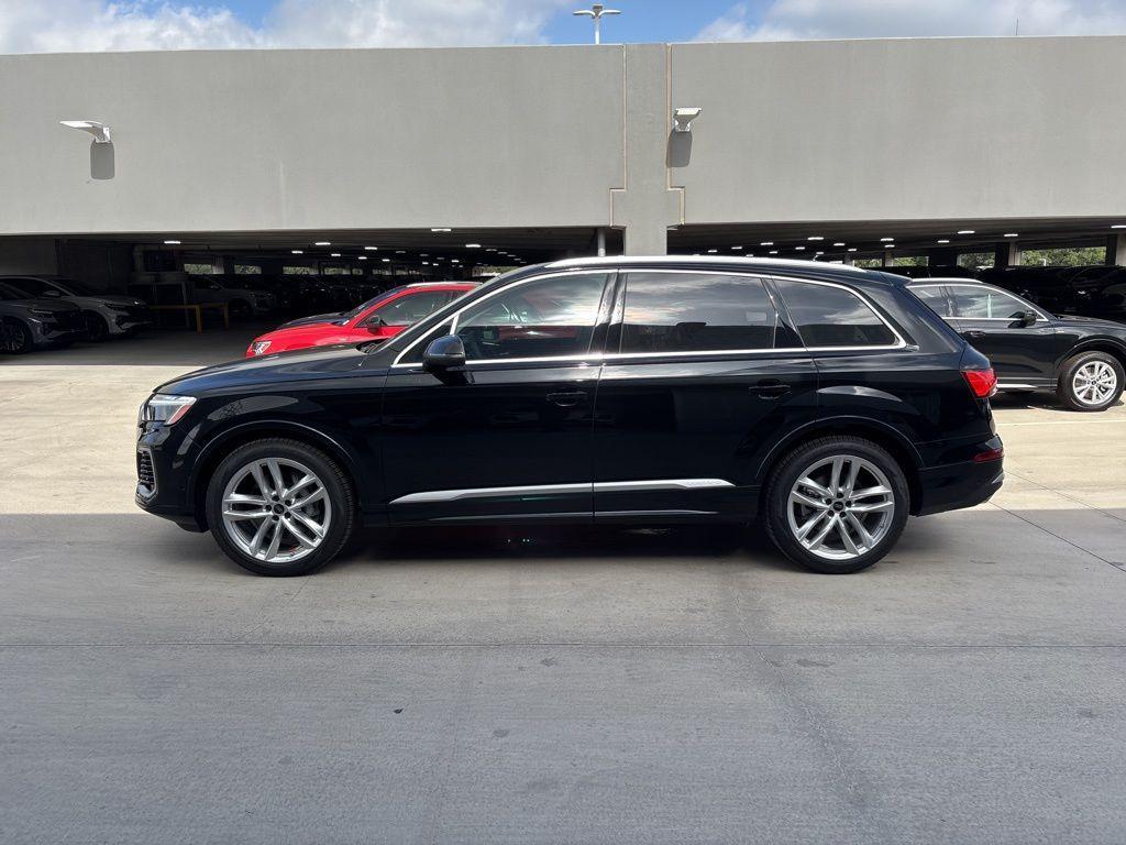 new 2025 Audi Q7 car, priced at $64,910
