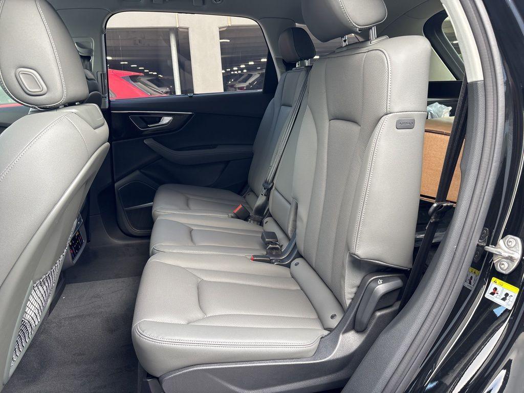 new 2025 Audi Q7 car, priced at $64,910