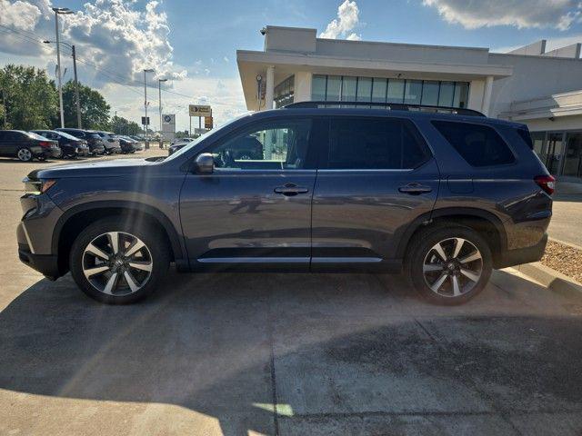 new 2025 Honda Pilot car, priced at $51,050