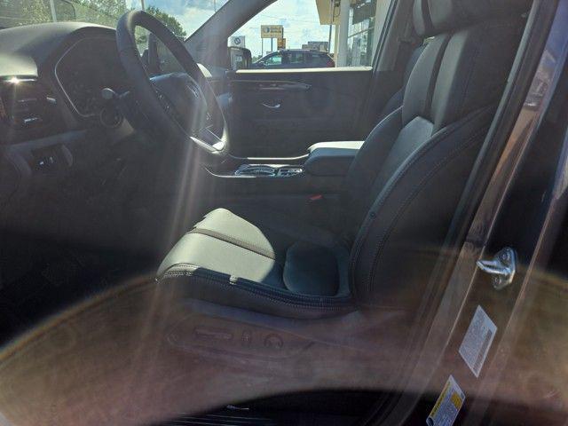 new 2025 Honda Pilot car, priced at $51,050