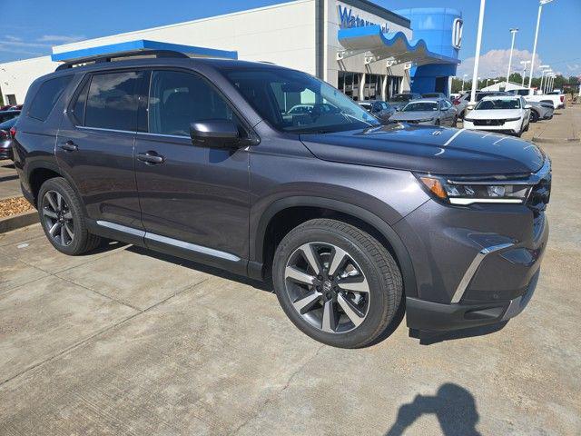 new 2025 Honda Pilot car, priced at $51,050