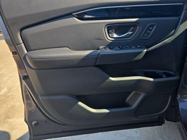 new 2025 Honda Pilot car, priced at $51,050