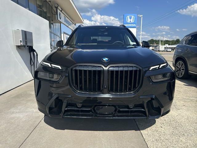 new 2025 BMW X7 car, priced at $98,635